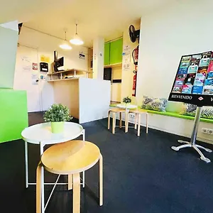 Πανσιόν And Basic Universitat For Young, Βαρκελώνη