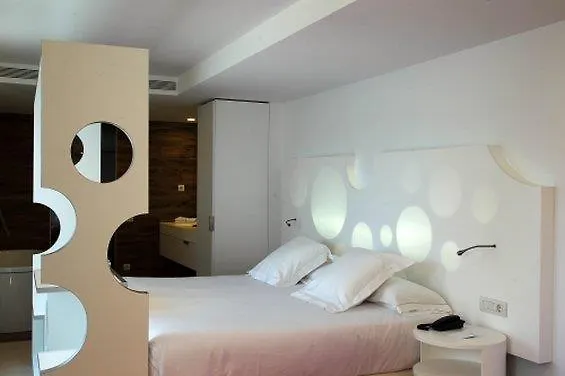*** Hotel Room Mate Pau, Barcelona Spain